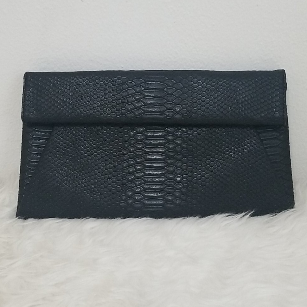 Urban Expressions Black Clutch